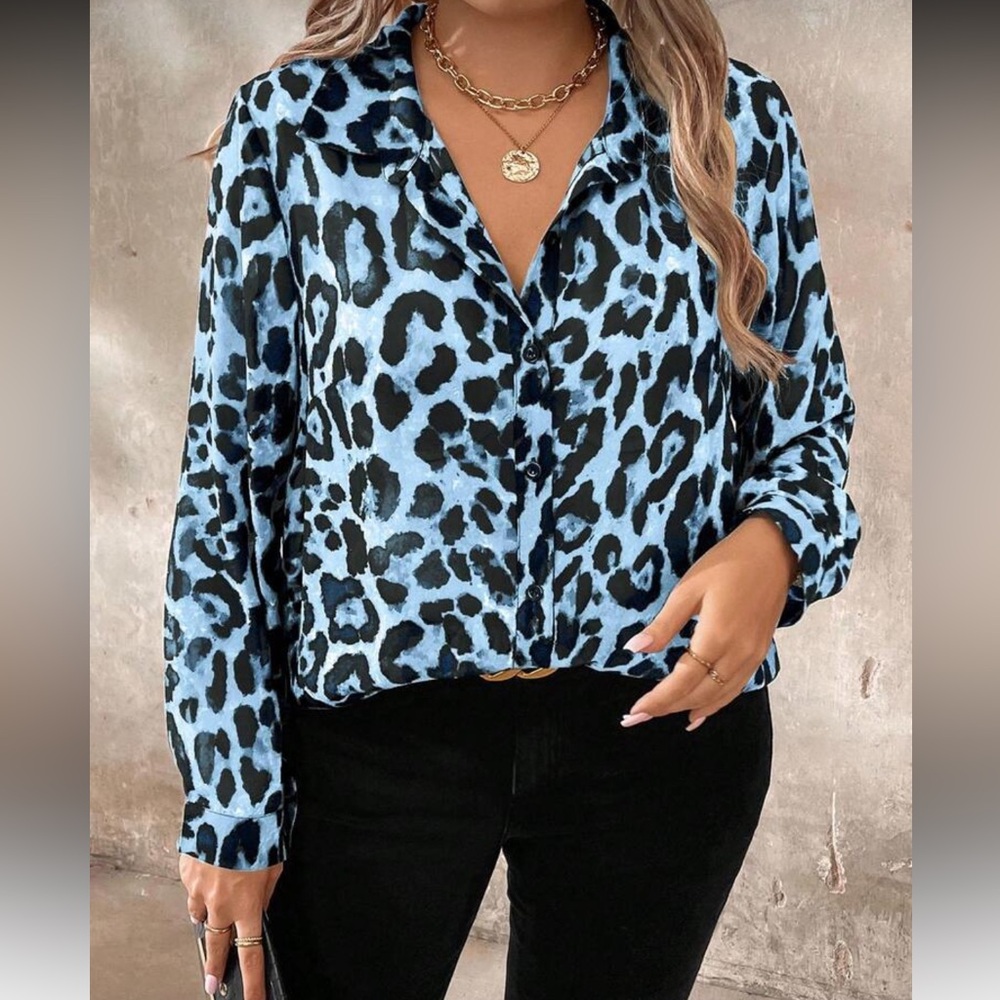 Leopard Print Button-Up Blouse - Picture 6 of 7